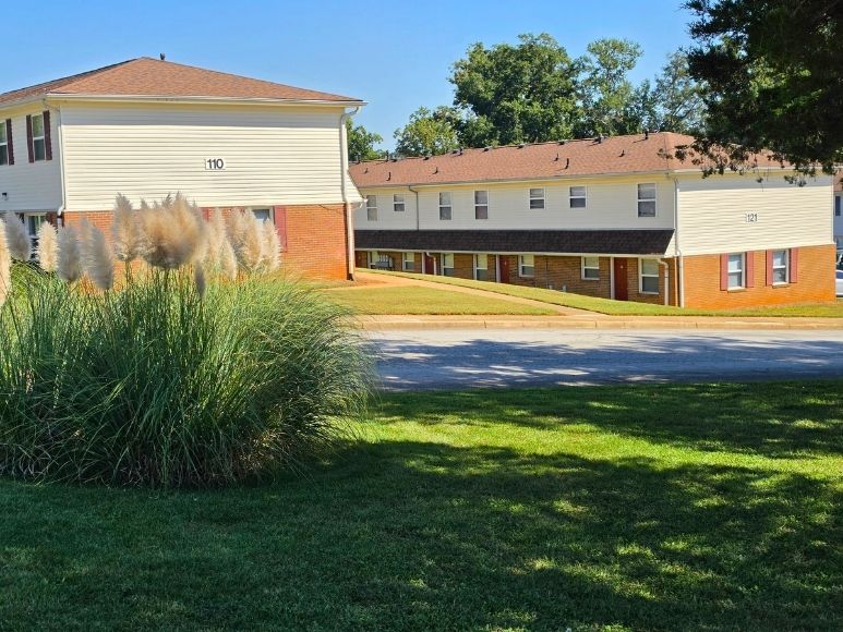 Crescent Hill Apartments