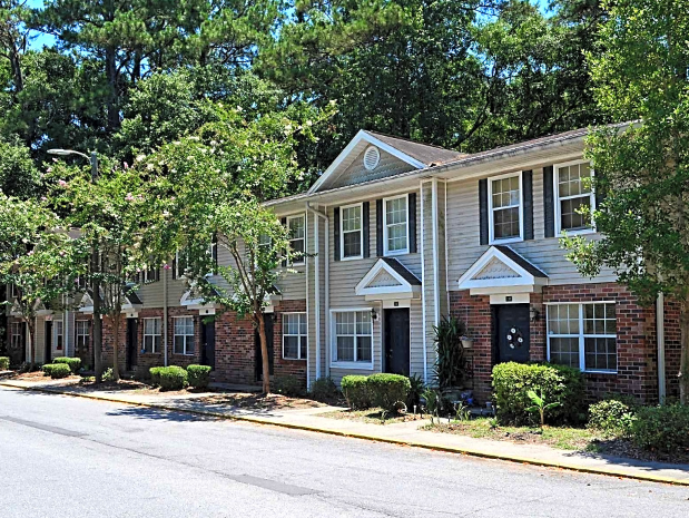 Live Oak Apartments