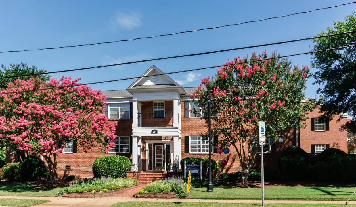 Admiral Pointe Apartments