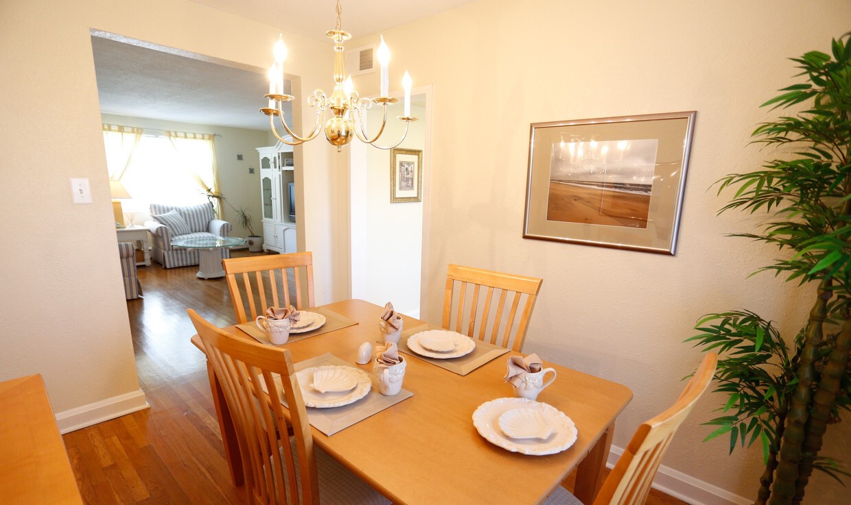 Admiral Pointe Apartments